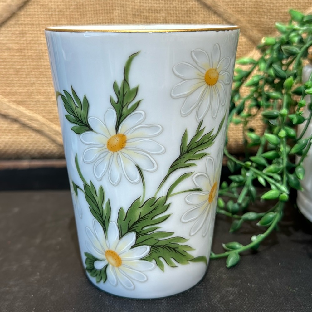 Vintage Lefton glass
